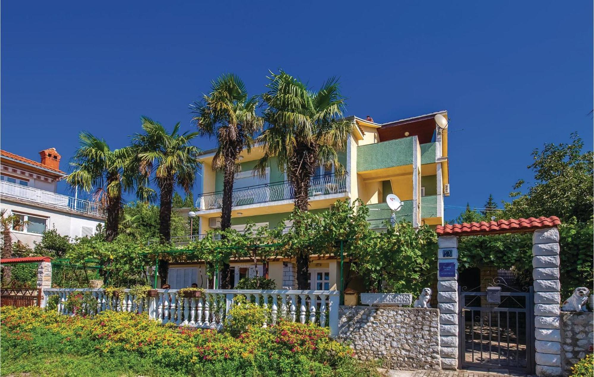 Cozy Apartment In Crikvenica With Wifi Eksteriør bilde