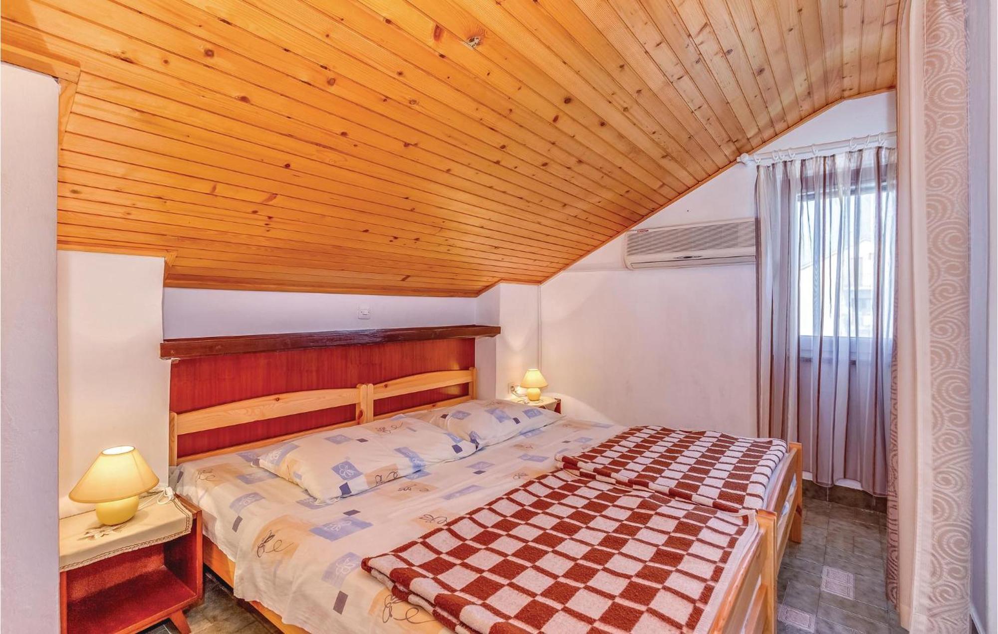 Cozy Apartment In Crikvenica With Wifi Eksteriør bilde