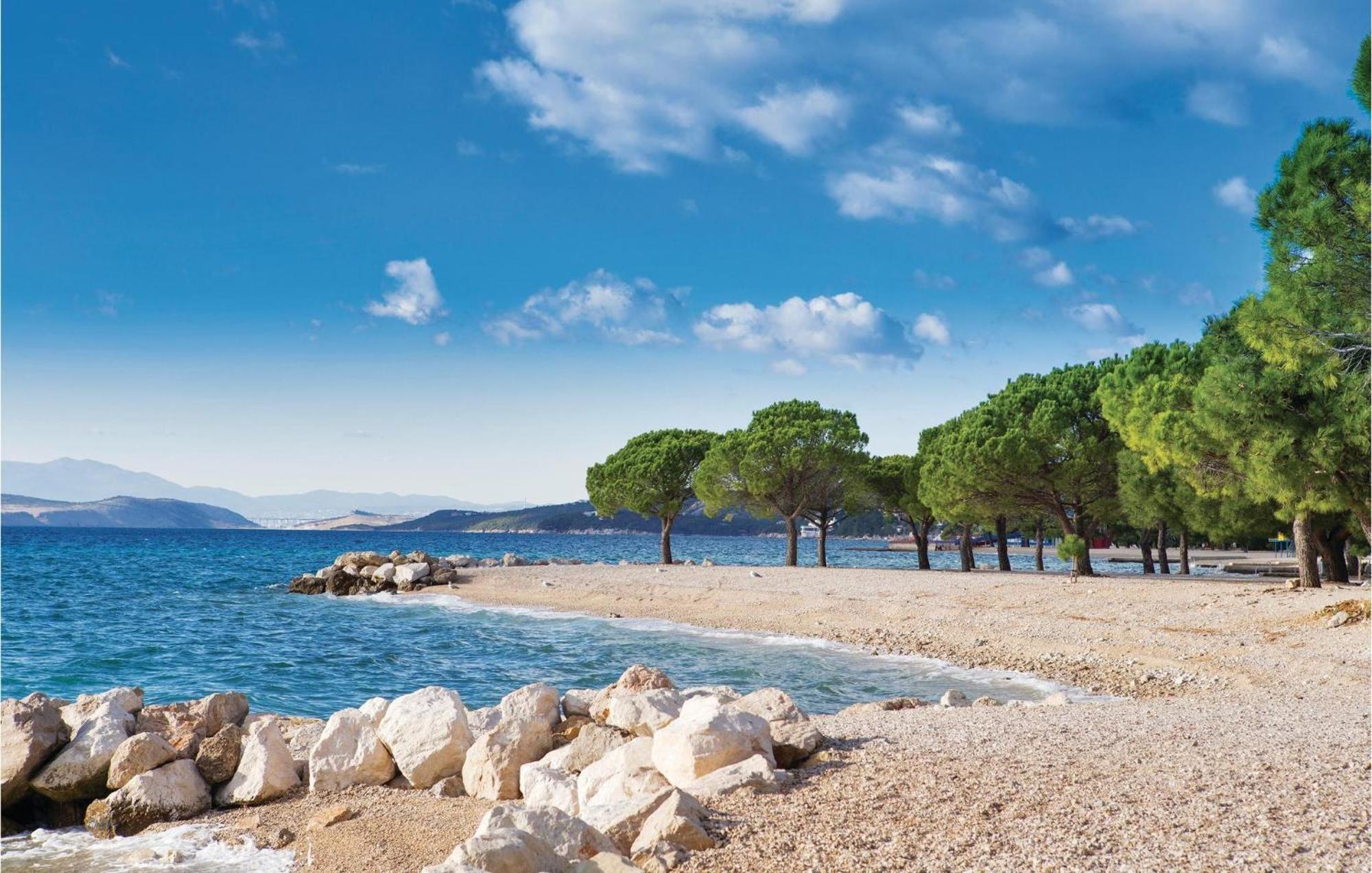 Cozy Apartment In Crikvenica With Wifi Eksteriør bilde